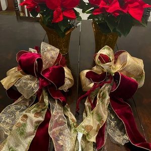 Eight Decorative Bows